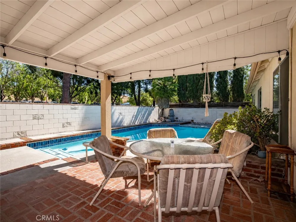 21115 Altena Drive Saugus, CA 91350
