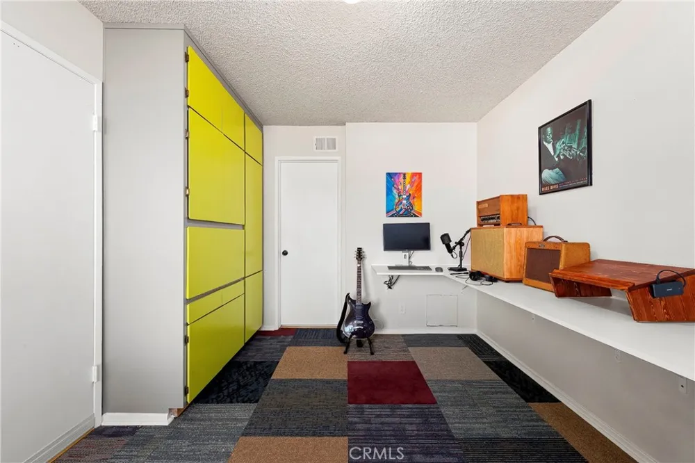 21115 Altena Drive Saugus, CA 91350