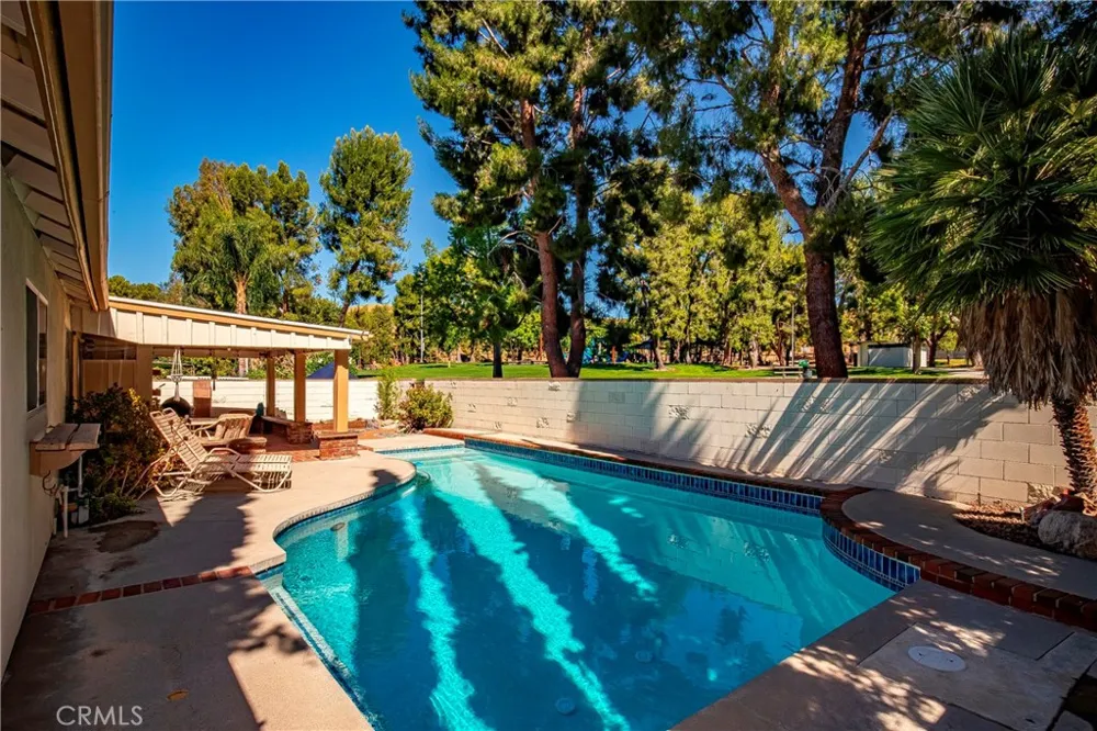 21115 Altena Drive Saugus, CA 91350