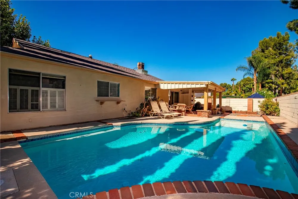 21115 Altena Drive Saugus, CA 91350