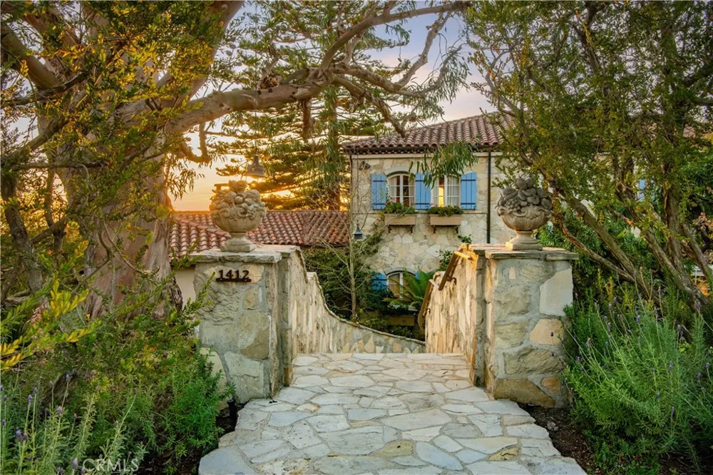 1412 Lower Paseo La Cresta Palos Verdes Estates, CA 90274