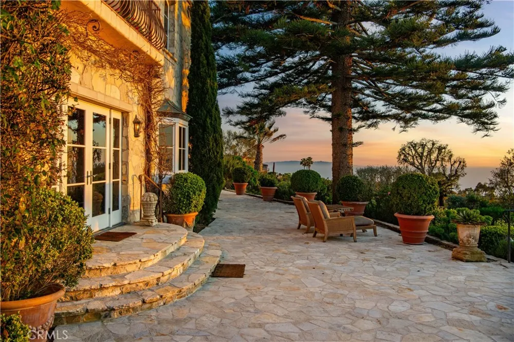 1412 Lower Paseo La Cresta Palos Verdes Estates, CA 90274