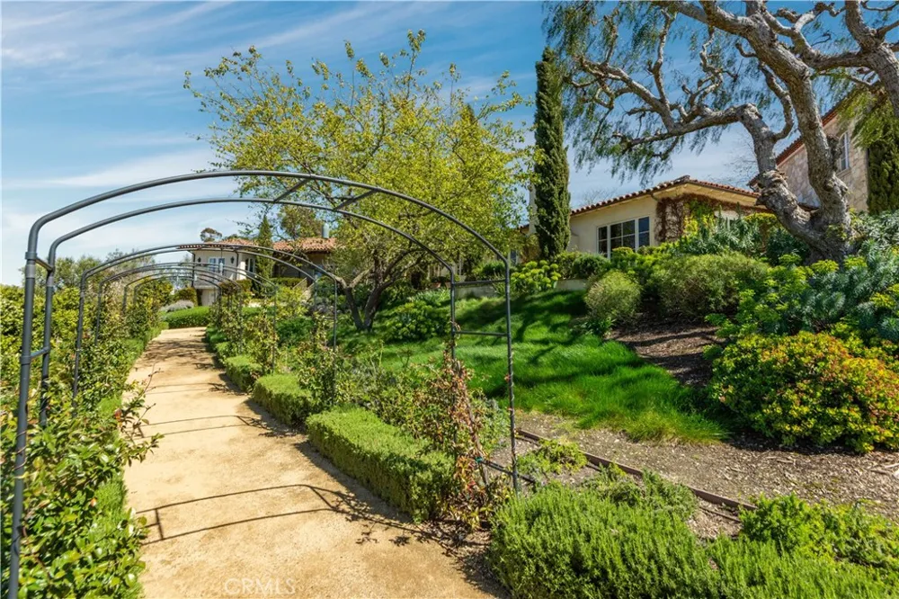 1412 Lower Paseo La Cresta Palos Verdes Estates, CA 90274