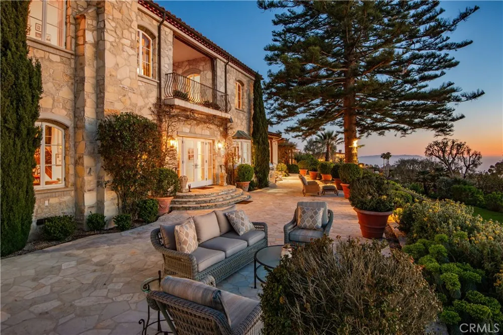 1412 Lower Paseo La Cresta Palos Verdes Estates, CA 90274