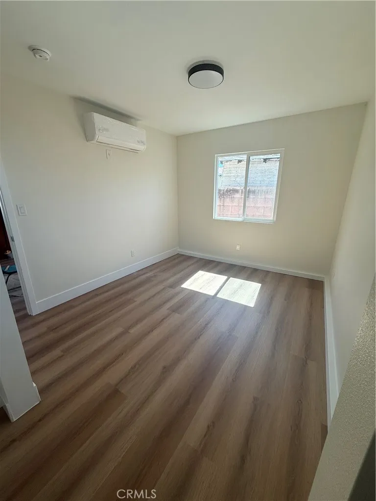 1053 Hyatt Wilmington, CA 90744