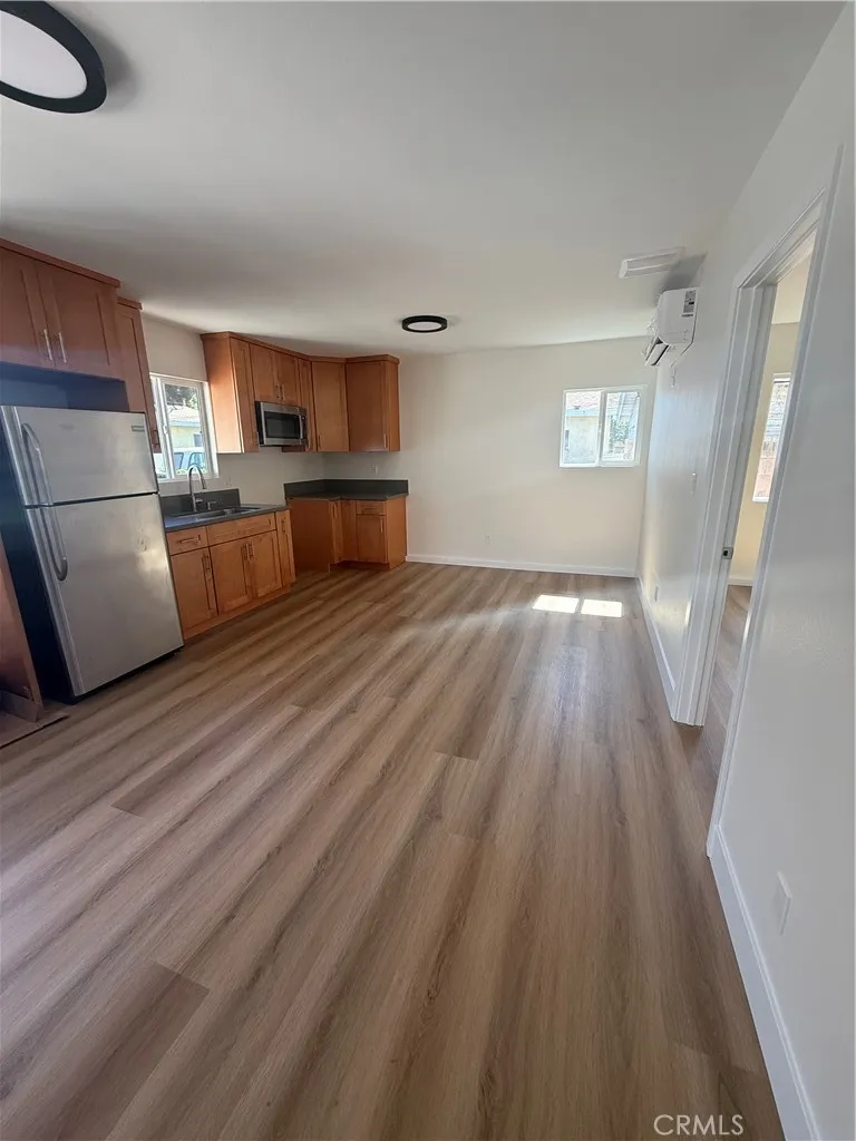 1053 Hyatt Wilmington, CA 90744