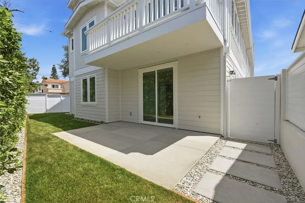 109 Francisca Avenue Redondo Beach, CA 90277