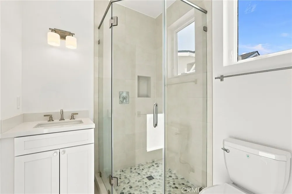 109 Francisca Avenue Redondo Beach, CA 90277