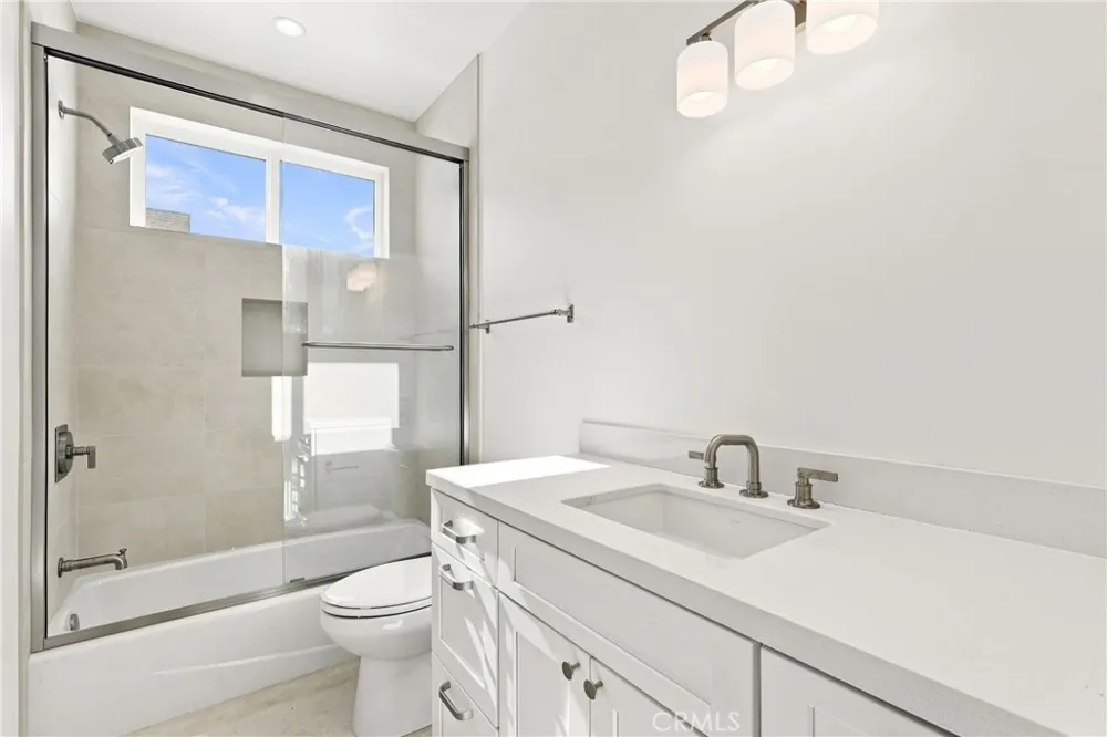 109 Francisca Avenue Redondo Beach, CA 90277