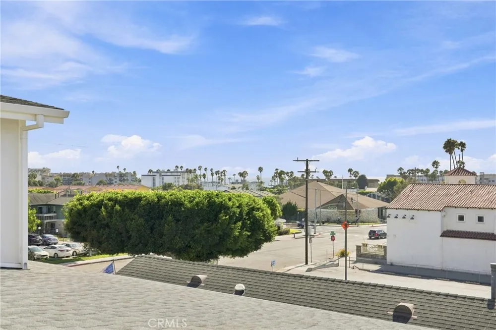 109 Francisca Avenue Redondo Beach, CA 90277