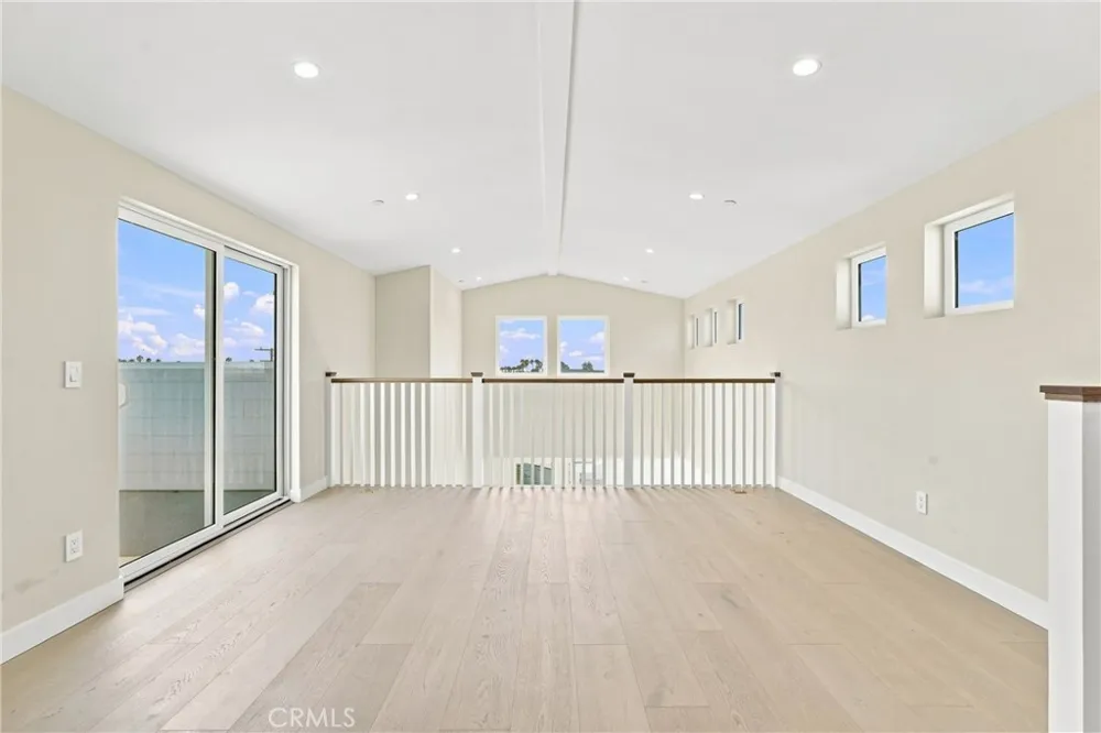 109 Francisca Avenue Redondo Beach, CA 90277