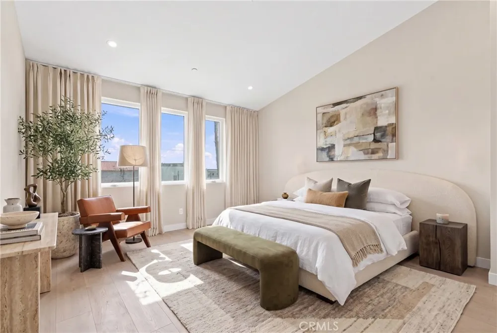 109 Francisca Avenue Redondo Beach, CA 90277