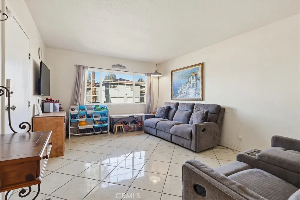 10970 Ruth Lynwood, CA 90262