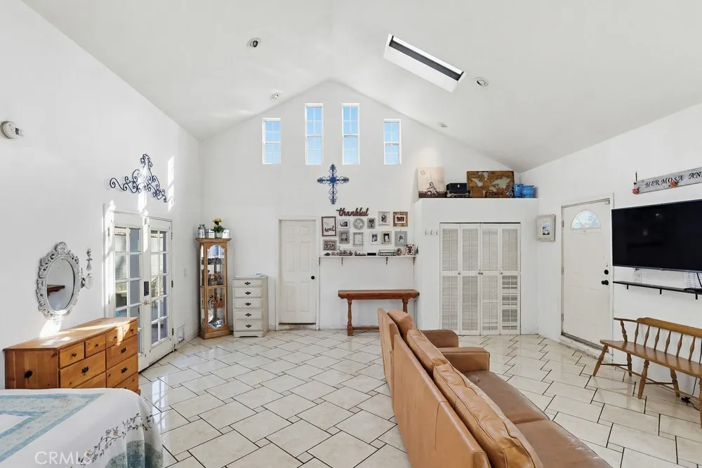 10970 Ruth Lynwood, CA 90262