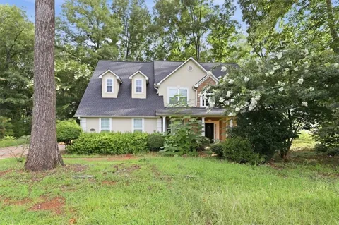 3011 Sarah Ln
