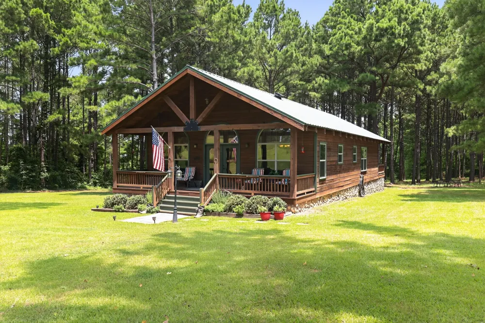 200 Equestrian Circle Jefferson, TX 75657