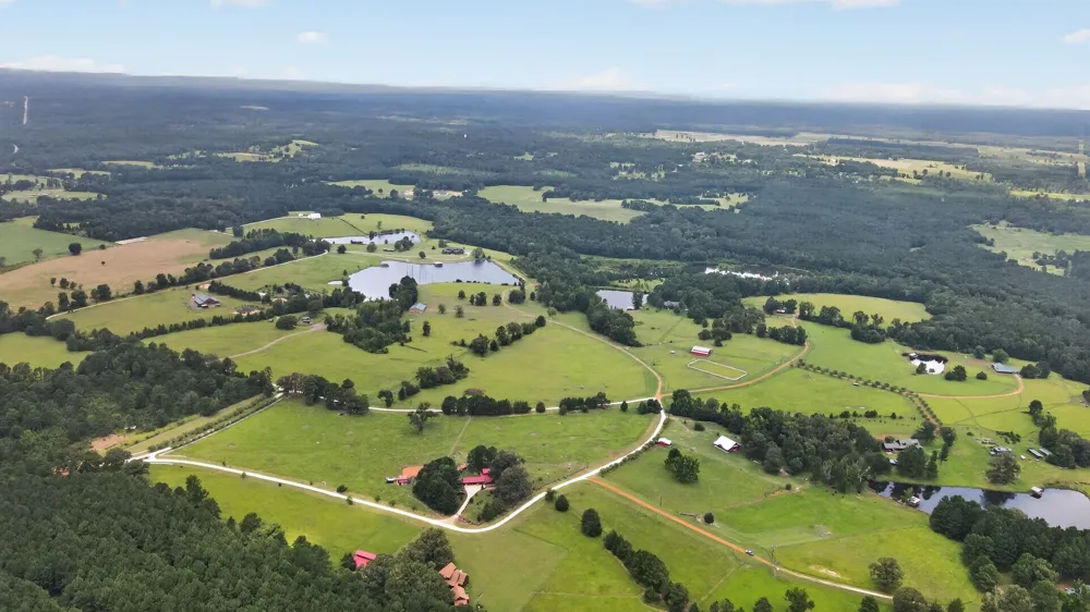 200 Equestrian Circle Jefferson, TX 75657