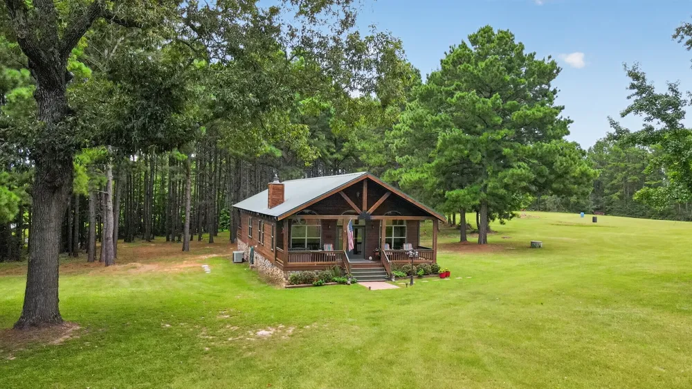 200 Equestrian Circle Jefferson, TX 75657