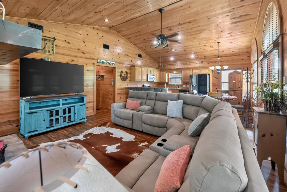 200 Equestrian Circle Jefferson, TX 75657