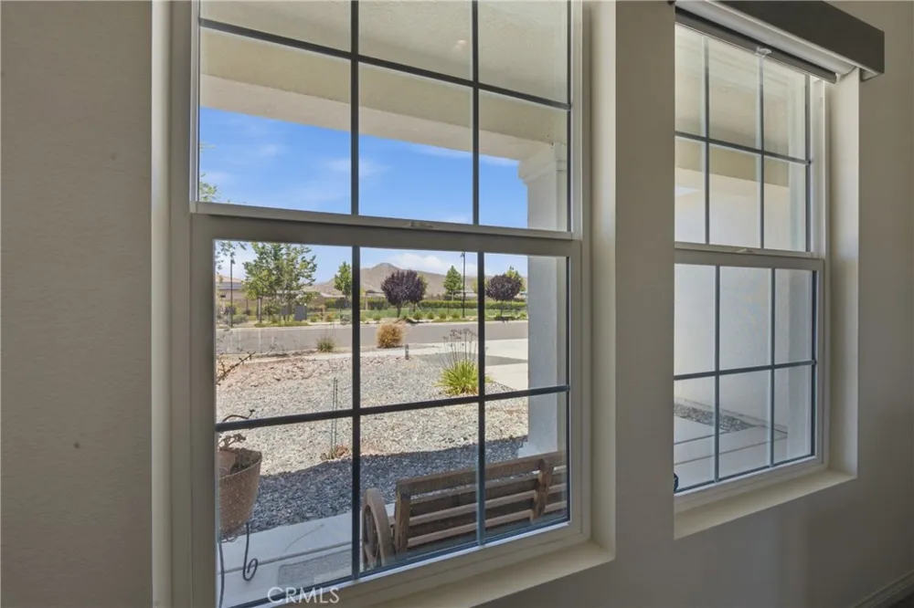 537 Hedgewood Hemet, CA 92543