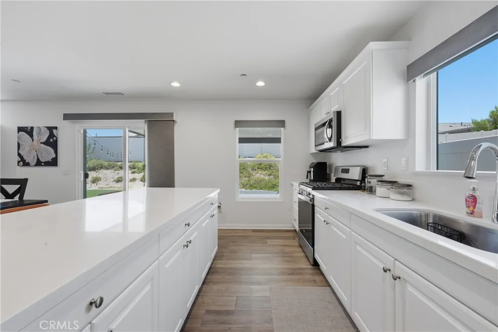 537 Hedgewood Hemet, CA 92543