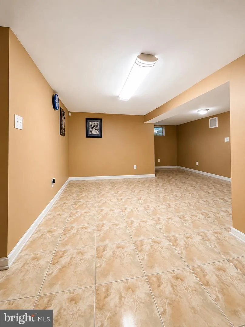 123 WINTERS LANE Baltimore, MD 21228