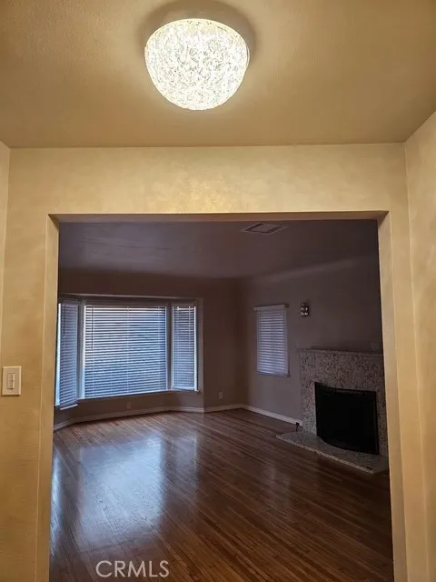8900 S 10th Inglewood, CA 90305