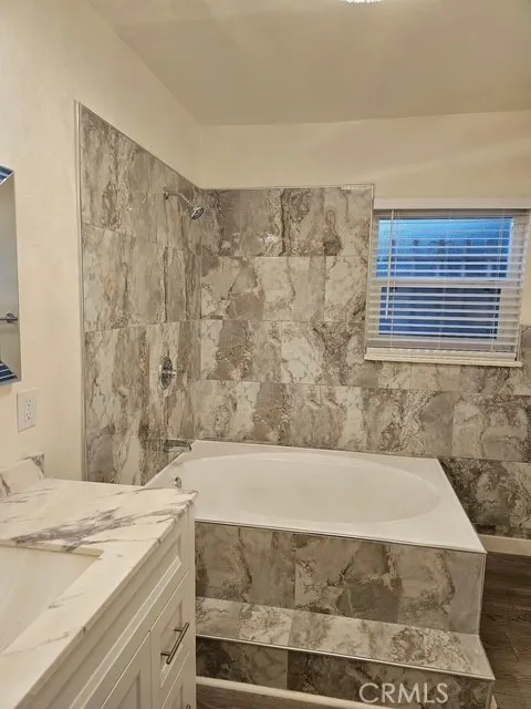 8900 S 10th Inglewood, CA 90305