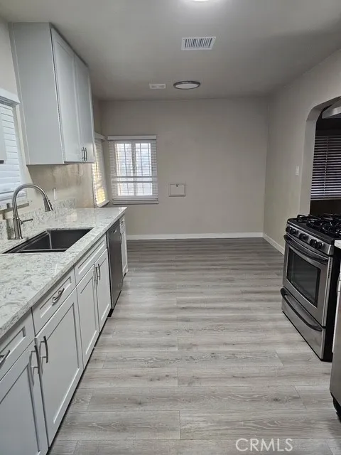 8900 S 10th Inglewood, CA 90305