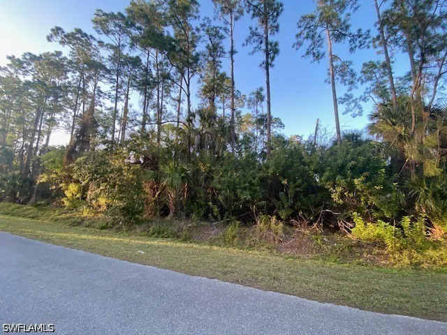 14 AVENUE SE Naples, FL 34117