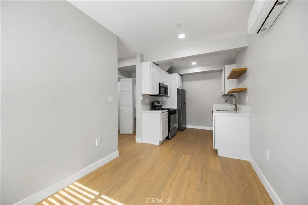 1107 E 3rd Unit #9 Long Beach, CA 90802