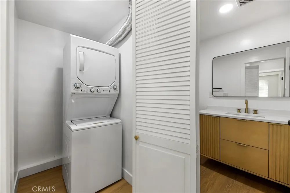 1107 E 3rd Unit #9 Long Beach, CA 90802