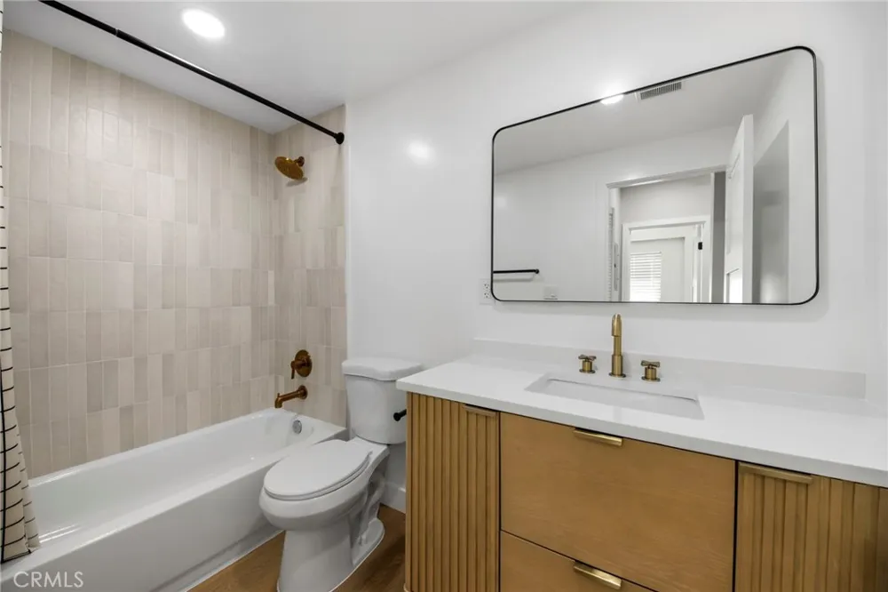 1107 E 3rd Unit #9 Long Beach, CA 90802