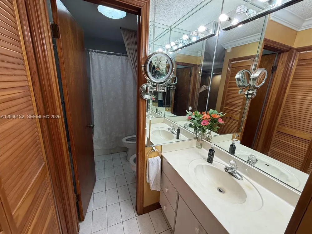 7510 W 4th Ave Hialeah, FL 33014