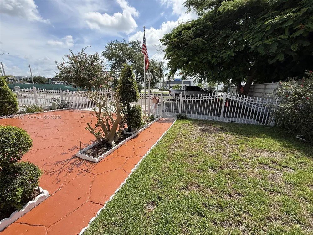 7510 W 4th Ave Hialeah, FL 33014