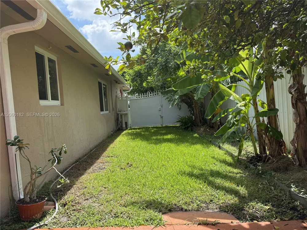 7510 W 4th Ave Hialeah, FL 33014