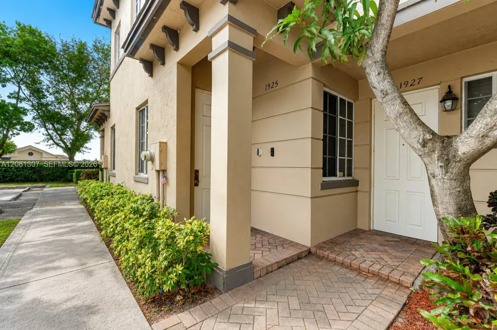 1925 Marsh Harbor Dr #204 Riviera Beach, FL 33404