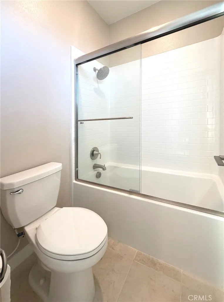 22 Noble Pomona, CA 91766