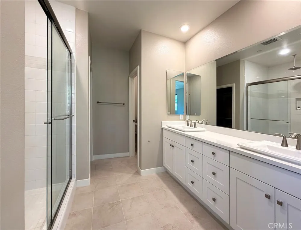 22 Noble Pomona, CA 91766