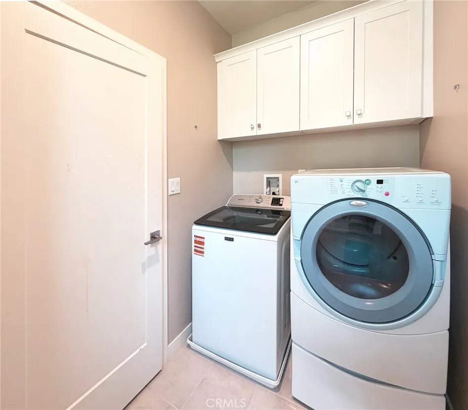 22 Noble Pomona, CA 91766