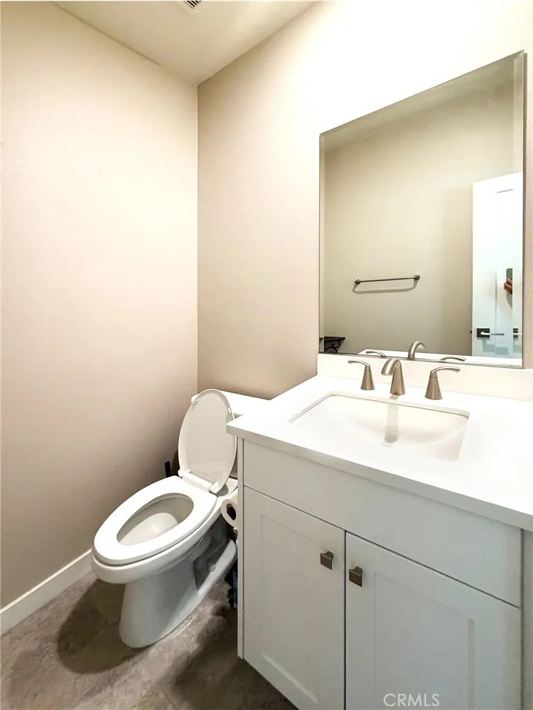 22 Noble Pomona, CA 91766