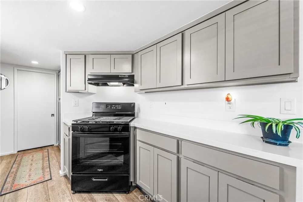 4925 Holly Long Beach, CA 90805