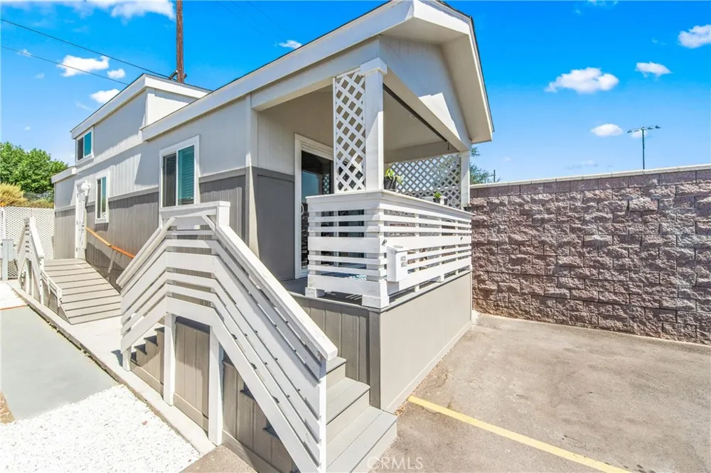4925 Holly Long Beach, CA 90805