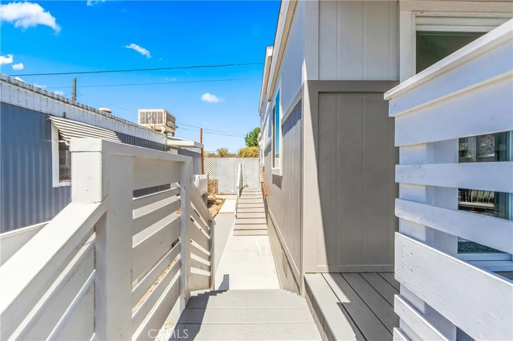 4925 Holly Long Beach, CA 90805