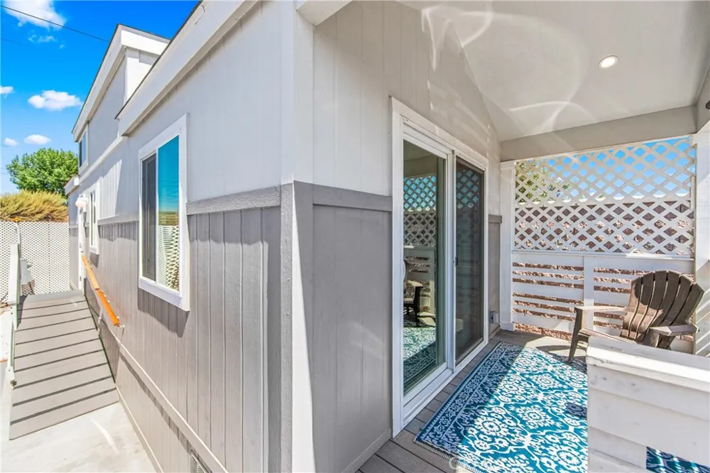4925 Holly Long Beach, CA 90805