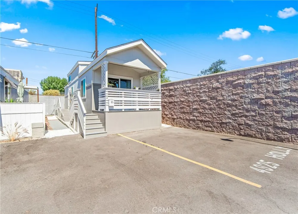 4925 Holly Long Beach, CA 90805