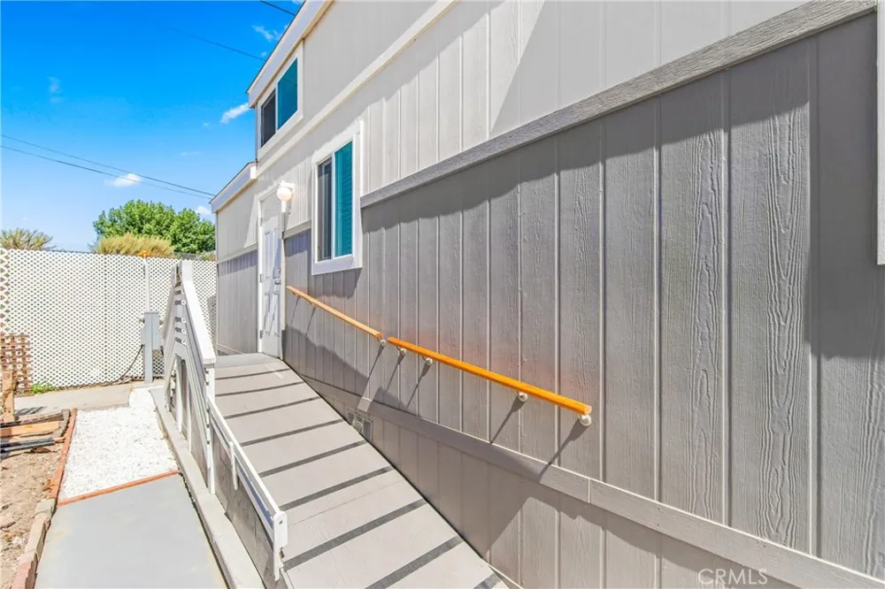 4925 Holly Long Beach, CA 90805