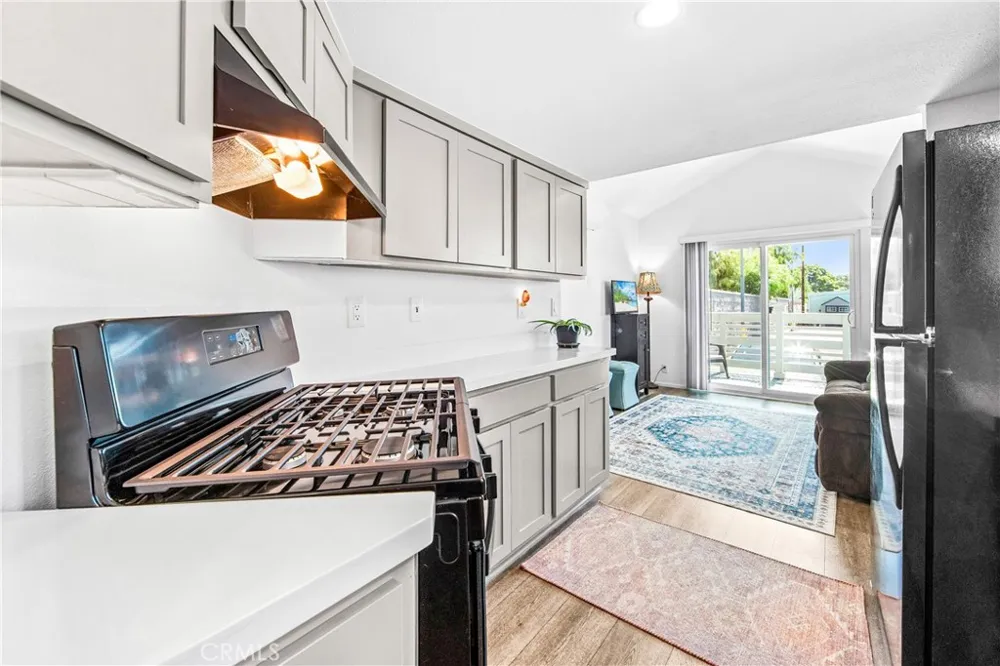 4925 Holly Long Beach, CA 90805