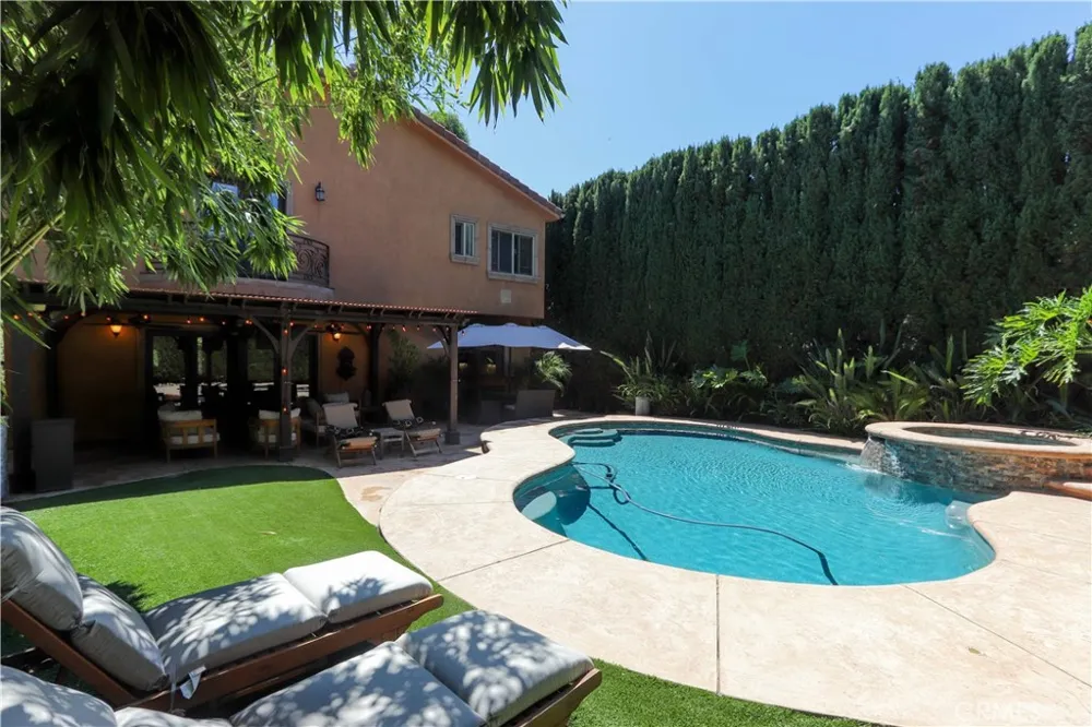 4759 Lemona Sherman Oaks, CA 91403
