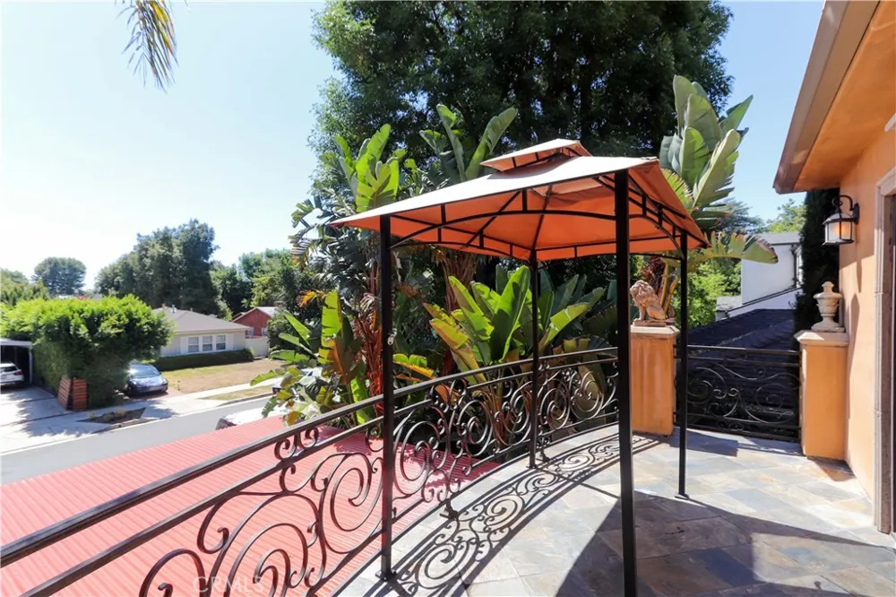 4759 Lemona Sherman Oaks, CA 91403